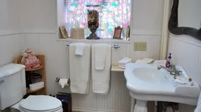 Commanders Quarters Historic Home in Hammond – Sleeps 18 - Image 4