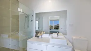 WARRALONG - STUNNING VIEWS, SHORT WALK TO NORTH AVOCA BEACH - Image 3