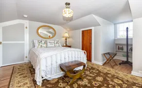 A 1 bedroom 1 futon1 bath upstairs of The HH & downstairs is separate  to rent.  - Image 4