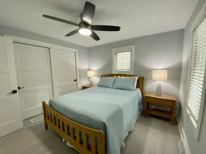 Blue Water Hideaway...Awesome renovation...Incredible River Views...Free Wifi - Image 5