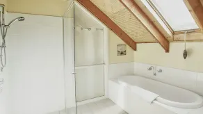 Cloud Nine Chalet Luxury retreat in Upper River - Image 3
