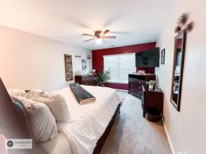 4BR Home with calif king bed Sleeps 10, Gym near Airport - Image 4