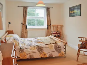 3 bedroom accommodation in Fordingbridge - Image 4