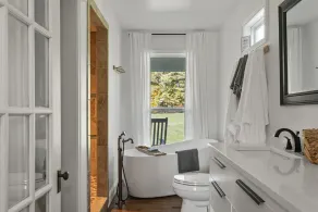 Hargrove House - Charming and Dreamy Retreat on 4 acres in Leiper's Fork - Image 3