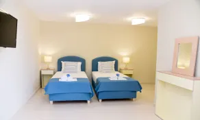 Aurora Luxury Retreat - Beachfront & Private Pool - Image 5