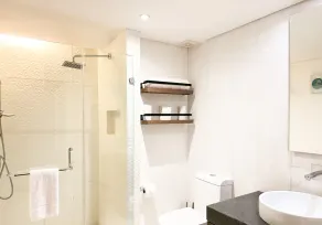 Lovely condo w/private pool, 3 min from the beach! - Image 3