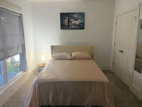 Beautiful Full of Light 6 Bedroom's House - Image 3