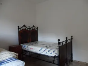 BandB: to soveværelser; delt badeværelse, køkken, stue, balkon, parkering - Image 4