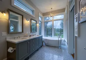 Stunning 5bed 6bath Family Compound on Lake Rosseau! Sports Court! Sauna! Gym! - Image 3