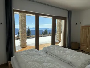 Living above the clouds in a log cabin - Image 3