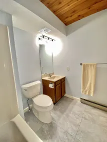 Spectacular Green Mountain views, walk to pool and charming Manchester village - Image 5