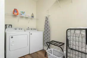 New - Lookout Views 2 Br/2BA Sleeps 8 next to OddStory Brewery! Pet friendly! - Image 2