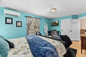 Betsy Pease A inden for Conley Suites BNB - Image 5