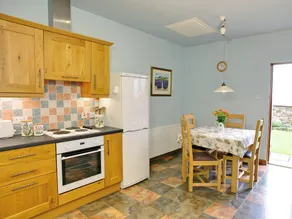 1 bedroom accommodation in Forth - Image 3