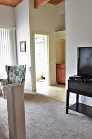 Rymligt 3br radhus i en lugn gated community med pool, badtunna - Image 2