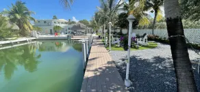 Waterfront smukt renoveret 6 soveværelser 4 bad, Gated Family Compound. - Image 2