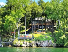 Waterfront open concept dream cottage with hot tub - Image 5