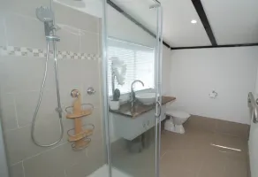 Lakeside Villa - Image 3