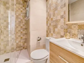 Aparthotel with pool and terrace sea views - Image 2