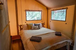 Lower Coombe Royal- Orchard Lodge with Hot Tub - Image 4