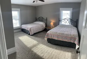 Clean Modern Victorian Stay - Image 5