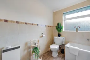 Bourne Court Attractive 1 bedroom Apt by MDPS - Image 4