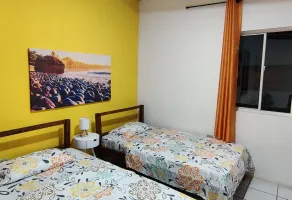 WHOLE HOUSE RENTAL for groups of 4-8 people, less than1 minute walk to the beach - Image 4