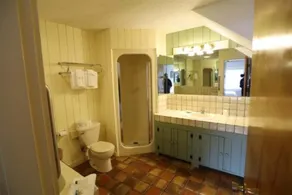 Townhouse Unit, Inns of WV, sleeps 6-8 - Image 2