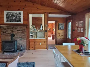 Private family retreat on Swan Pond - Image 3