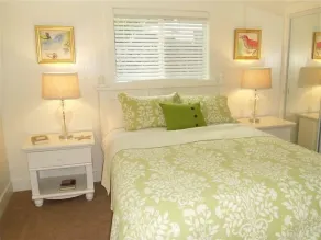 Charming & Private Santa Cruz Cottage 3 Blocks from the Beach - Image 4