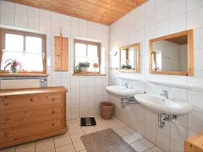 Spacious holiday home with garden and balcony in Rinchnach in the Bavarian Forest - Image 3