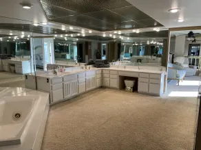 South Tulsa Private Gated Oasis - Image 2