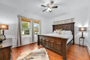“Hometown Hideaway” in the heart of Downtown Liberty Hill - Image 4