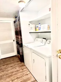 Upgraded, Stylish & Comfy 1 Bedroom/1 Bath Studio - Image 3