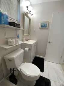 Cozy 1BR Home in Lighthouse Point - Fenced Yard - Pets Welcome - Extended Stays - Image 5