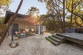 La Petite: et lille hus med boblebad beliggende i 3 private acres - Image 4