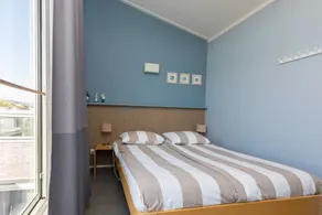 Casa da ilha completa e popular com chuveiro a vapor. Há uma cerca com chave entre o jardim et - Image 5