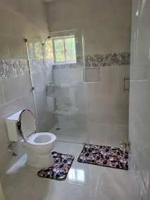 Great new apartment with all the beautiful,  wonderful things that you need. - Image 2