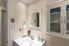 Quiet, large private backyard, fully equipped, dreamy beds!  Short or long term. - Image 4