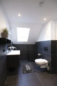 Relax House, with an outdoor hot tub and sauna for exclusive use, 300 meters from the lake - Image 4