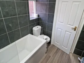 Birtley's Amethyst 3 bedroom Apt sleeps 6 Guest - Image 5