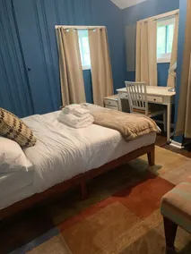 Warwick Creek side Cottage - Image 3
