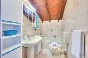 Cedar House Villa in Angera - Garden& BBQ - Happy Rentals - Image 5