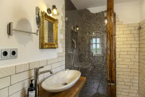 Mediterranean living in a listed building, rental after complete refurbishment - Image 5