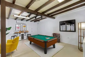 Surf Shack! Pool table! Fire Pit! 10 min to beach! - Image 2