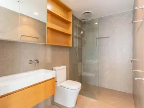 Immaculately presented spacious & light filled unit perfect for your getaway - Image 3