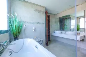 Design Villa 08 bedrooms and big pool - Image 4