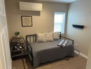 Stylish and cozy 2 bed - Image 5
