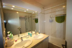 Air-conditioned apt. 67 m2 air-conditioned, standing residence/town center, certified stars - Image 3