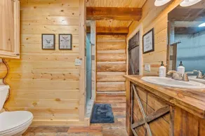 Real Log Cabin w/ Trout Pond close to Mcaffee Knob, Dragons tooth, Tinker Cliffs - Image 2